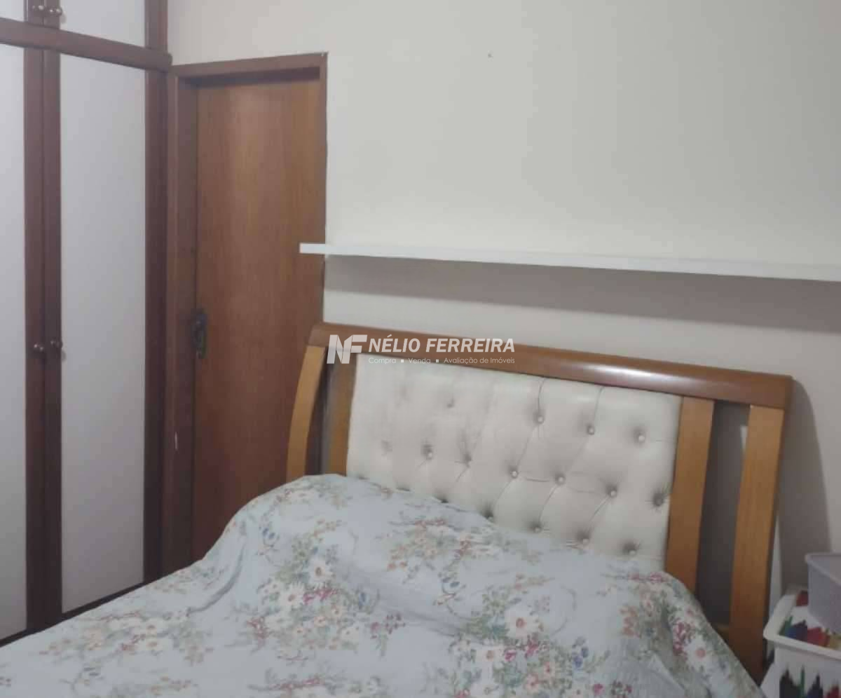CA710905-Photoroom