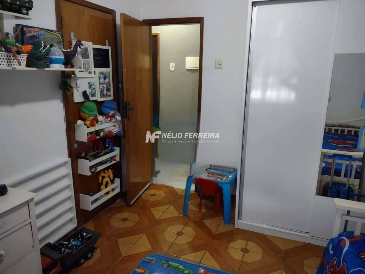 CA710908-Photoroom