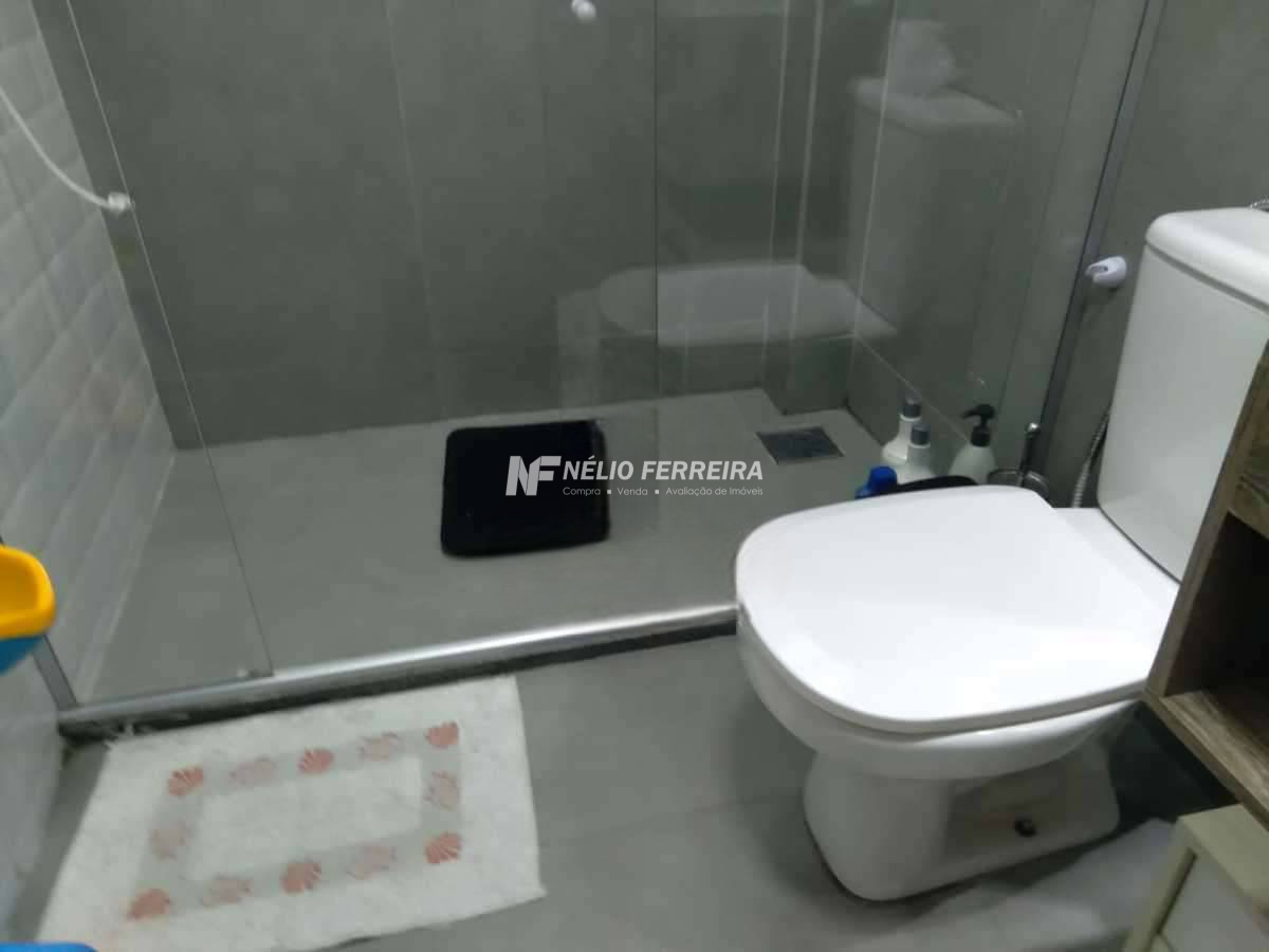 CA710915-Photoroom