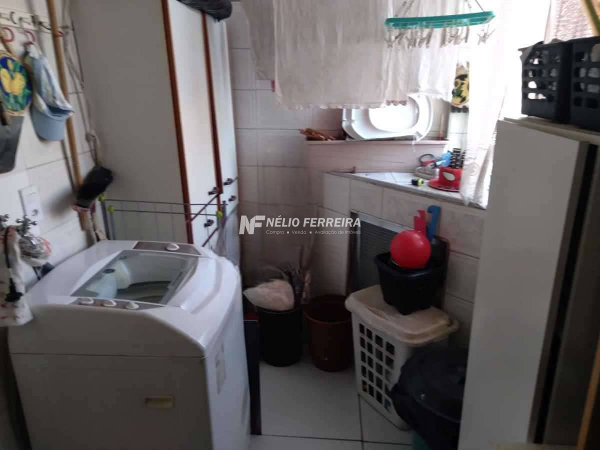 CA710918-Photoroom