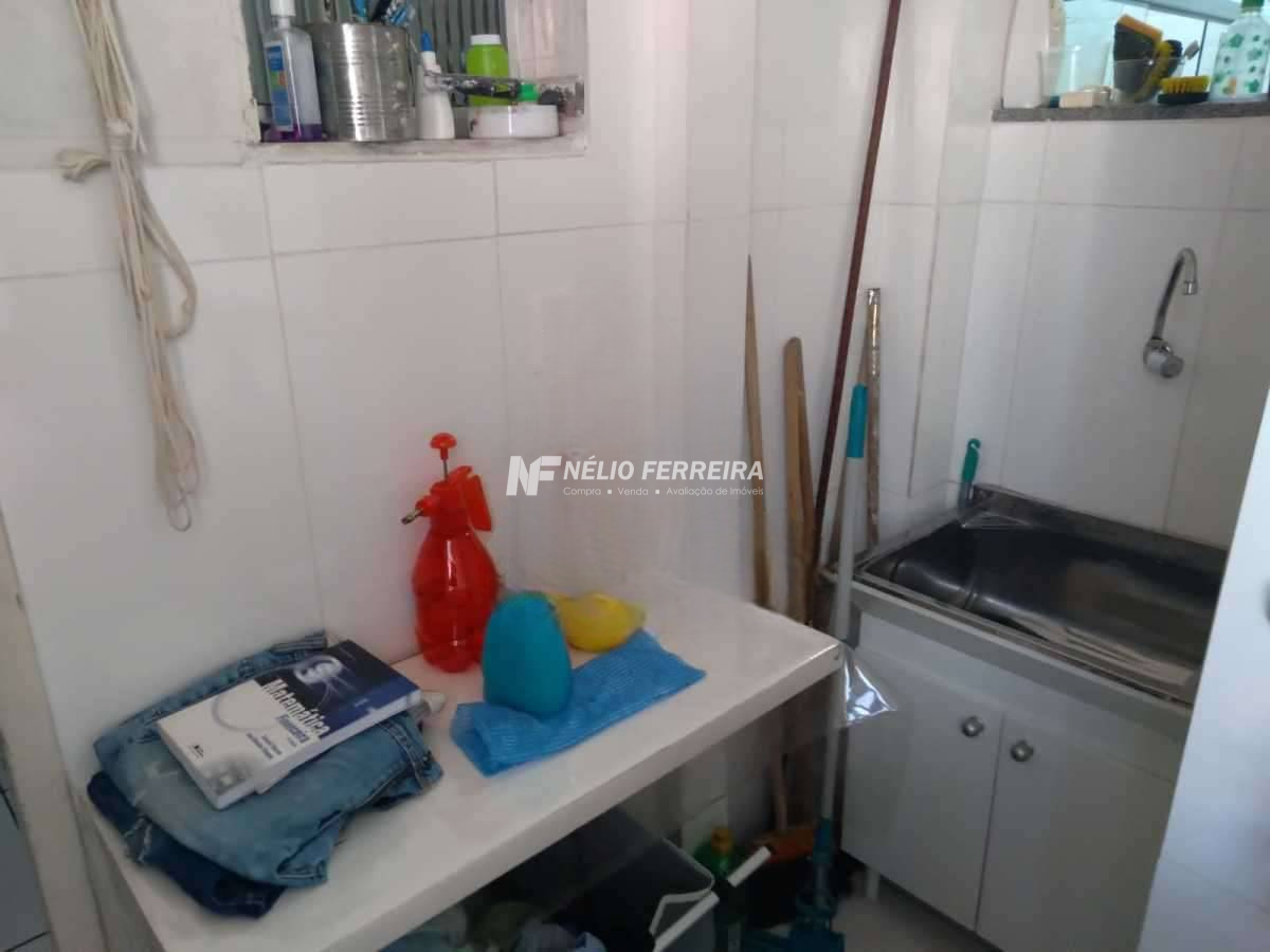 CA710919-Photoroom